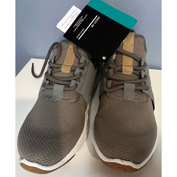 NIB Oakley Dry Men's Shoes - Size 7.5 - Picture 8 of 10